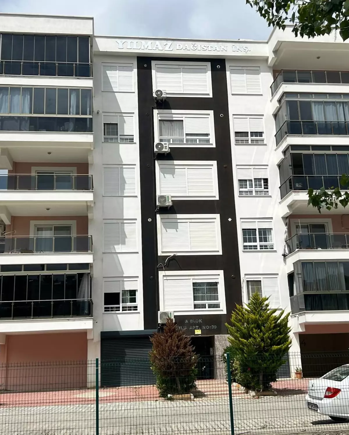 Finike\'de Asma Tavan Çöktü