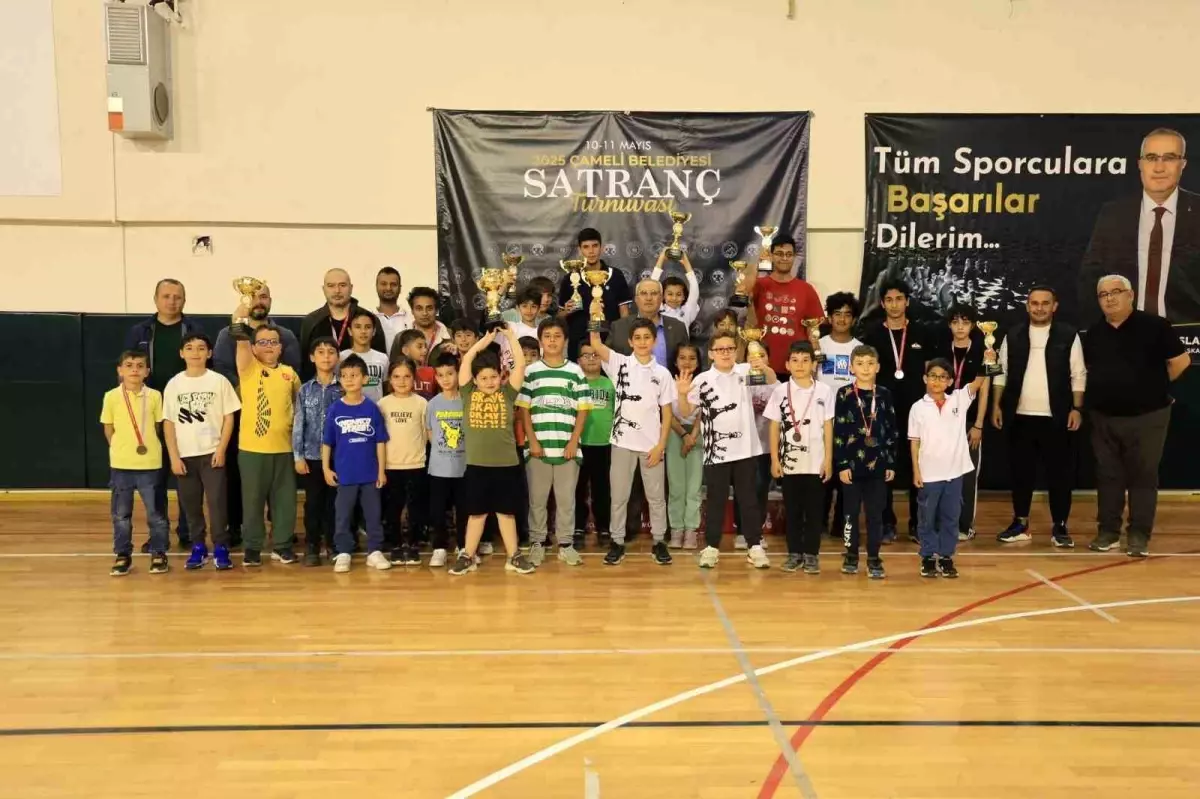 Çameli\'de Gençlik ve Spor Bayramı Satranç Turnuvası Gerçekleştirildi