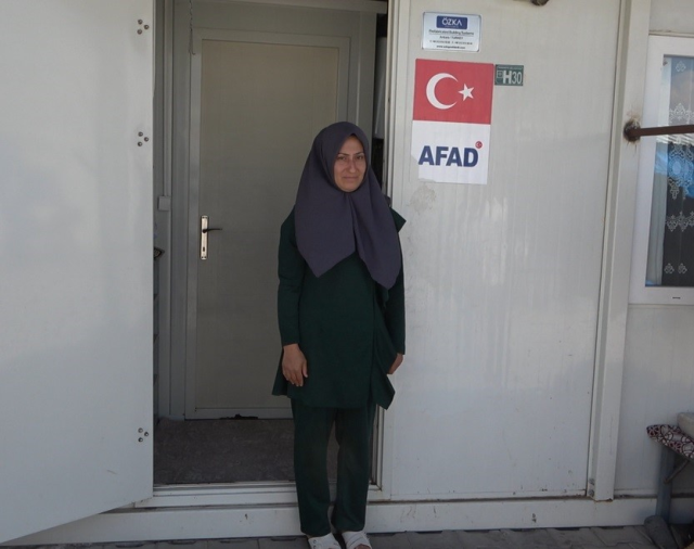 Depremzede Aile, 3 Milyon Liralık Birikimini Dolandırıcılık Kurbanı Oldu Depremzede Aile, 3 Milyon Liralık Birikimini Dolandırıcılık Kurbanı Oldu