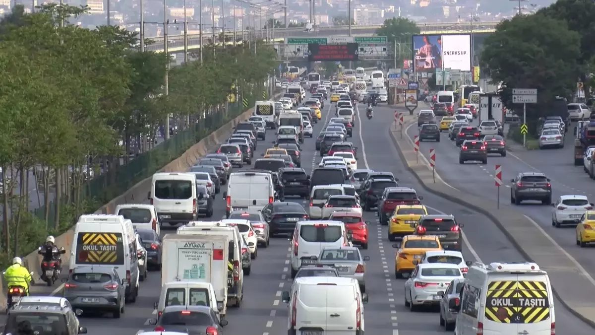 İstanbul\'da Trafik Yoğunluğu Yüzde 62