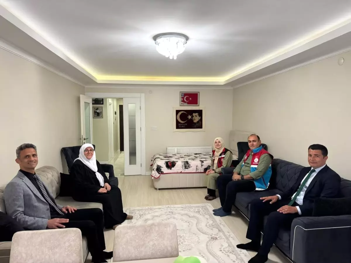 Kaymakam Kaya\'dan şehitlerin annelerine anlamlı ziyaret