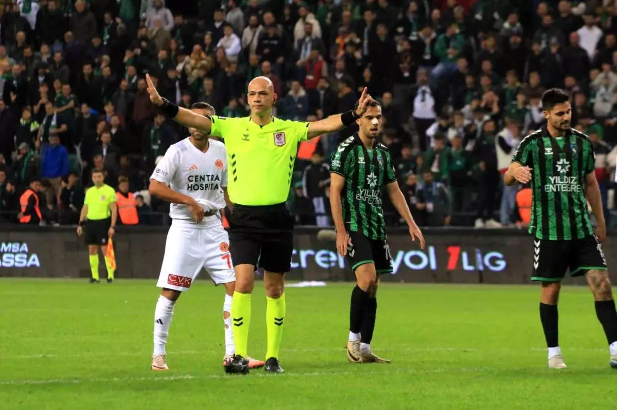 Kocaelispor\'un Kart Rekoru