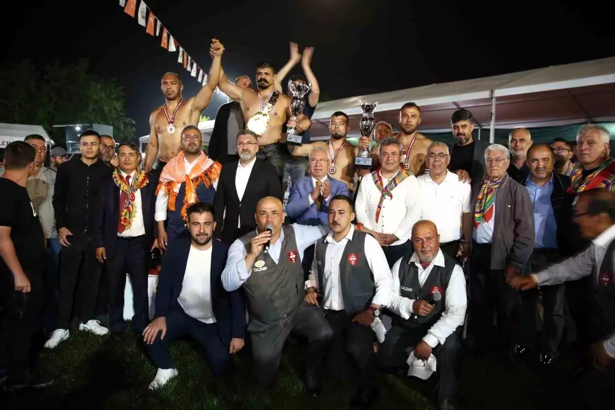 Serik Yağlı Pehlivan Güreşleri\'nde Başpehlivan Cengizhan Şimşek Oldu