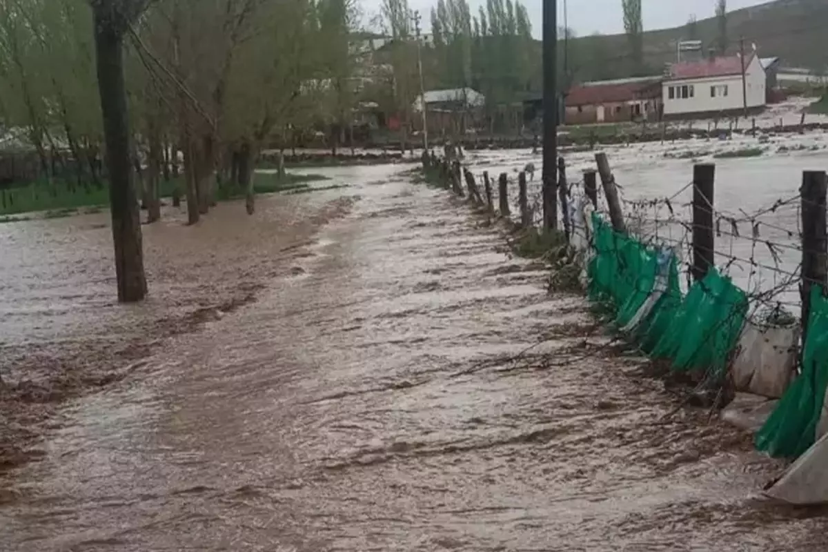 Sivas\'ta sel felaketi! İki köyde hasar oluştu