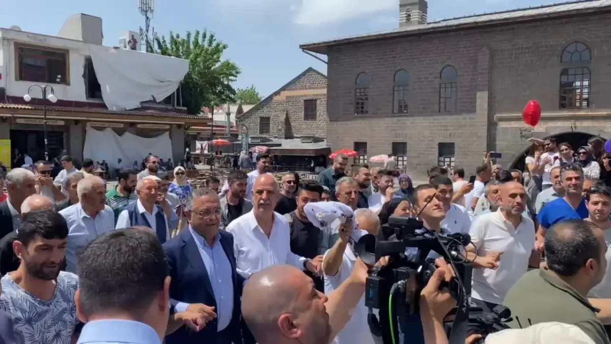 PKK\'nın Feshi Coşkuya Sebep Oldu