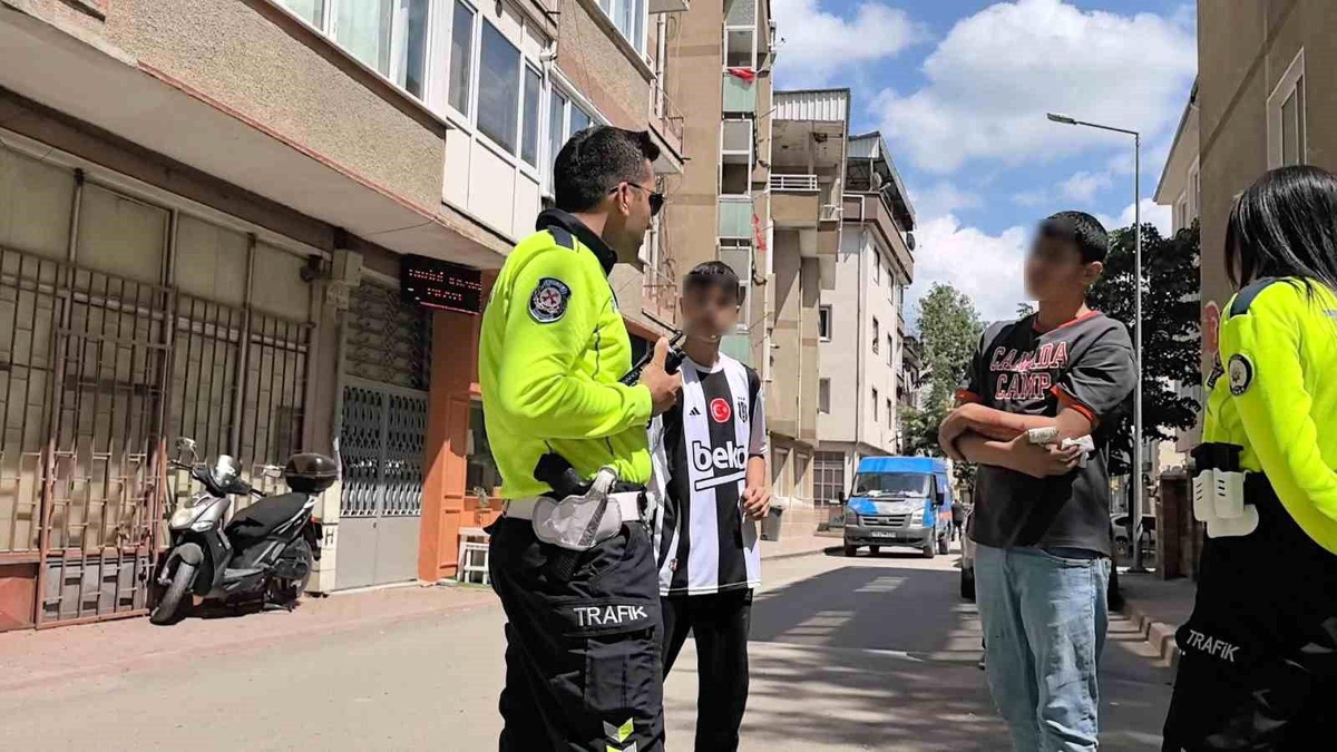 İnegöl\'de Bıçaklı Saldırı: 15 Yaşındaki Çocuk Yaralandı