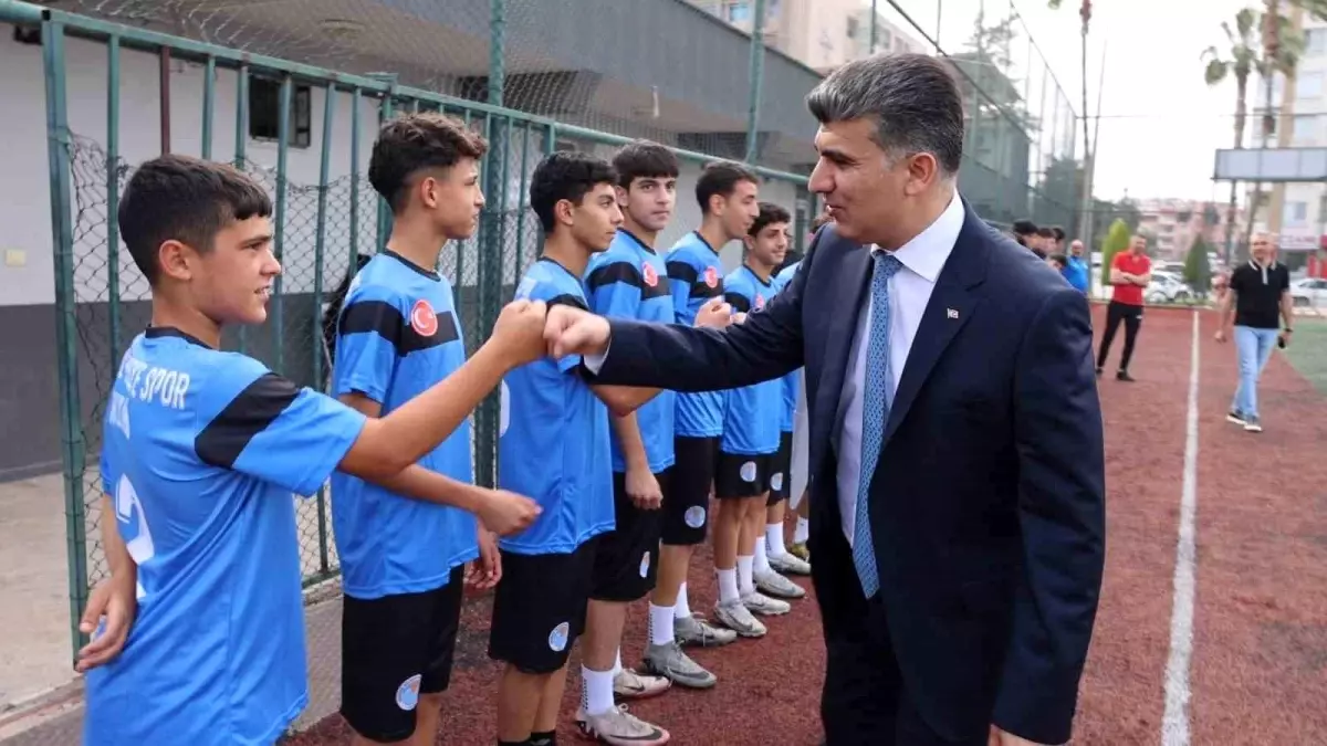 Akdeniz Belediyespor U-15 Takımı Türkiye Şampiyonası İçin Karaman\'a Gidiyor