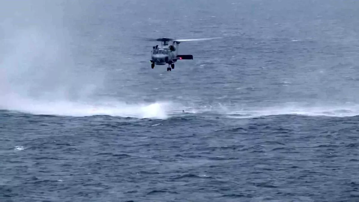 Helikopter Acil İniş Yaptı