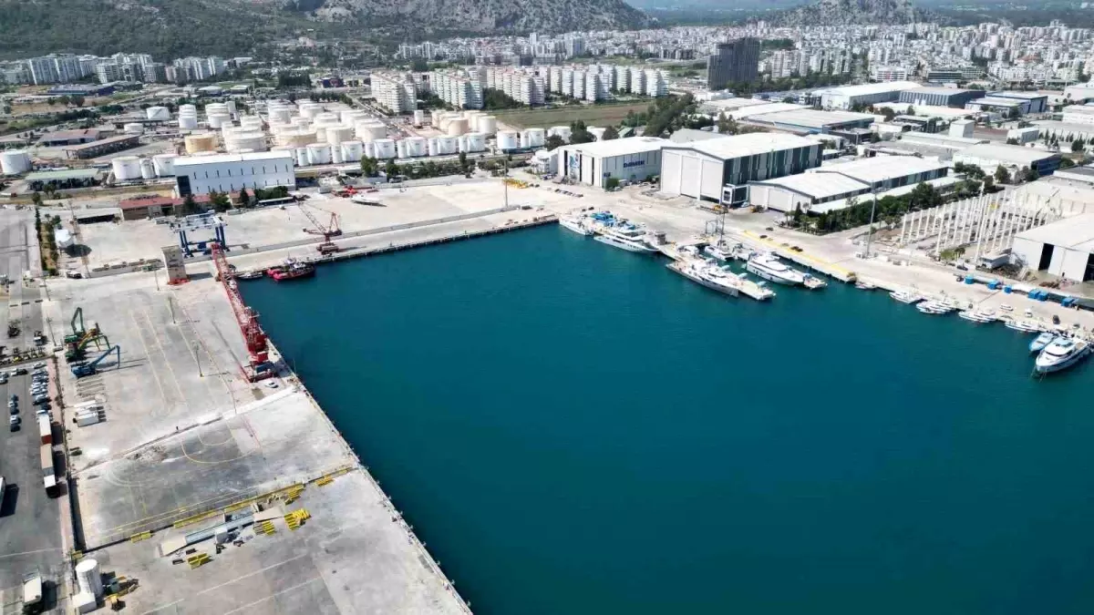 Antalya Serbest Bölgesi\'nde Ticaret Hacmi Artıyor