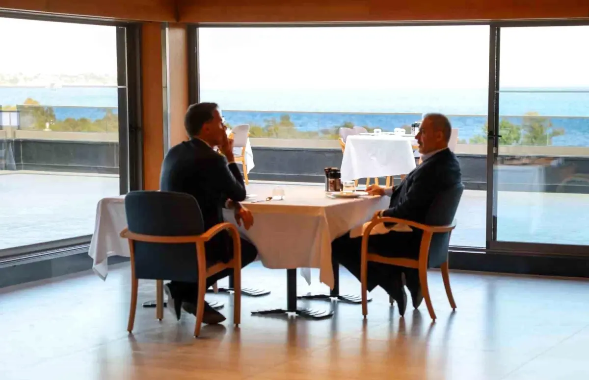 Hakan Fidan NATO\'da Mark Rutte ile Görüştü