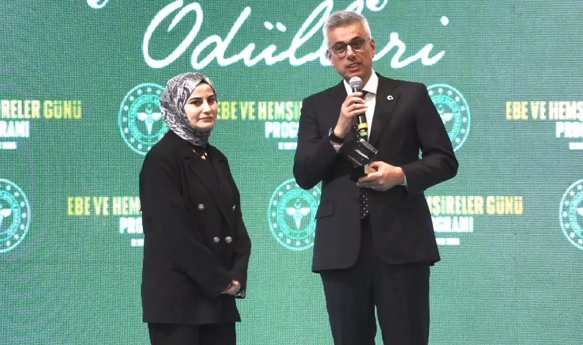Ebe Elif\'ten Doğumda Yenilikçi Aparat
