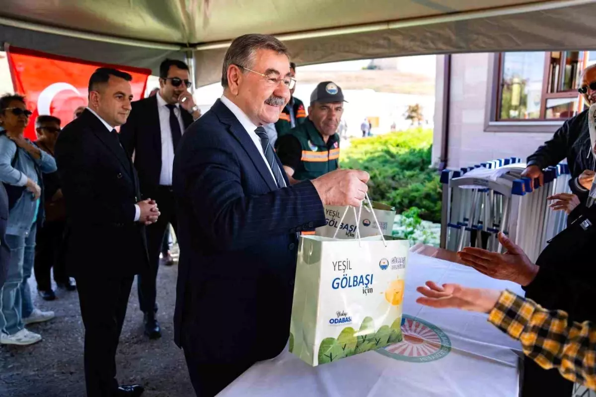 Gölbaşı\'nda Ata Tohumlarıyla Ücretsiz Fide Dağıtımı