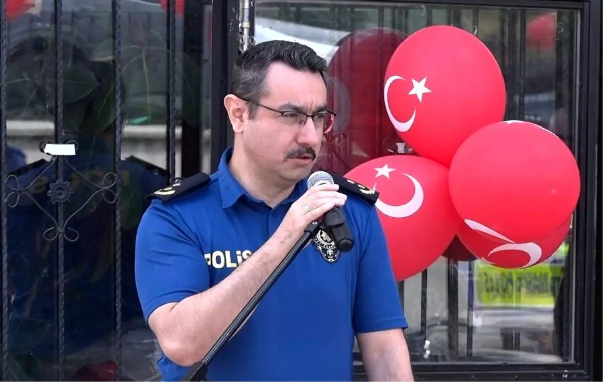 Polislerden Görme Engelli Öğrencilere Moral Etkinliği
