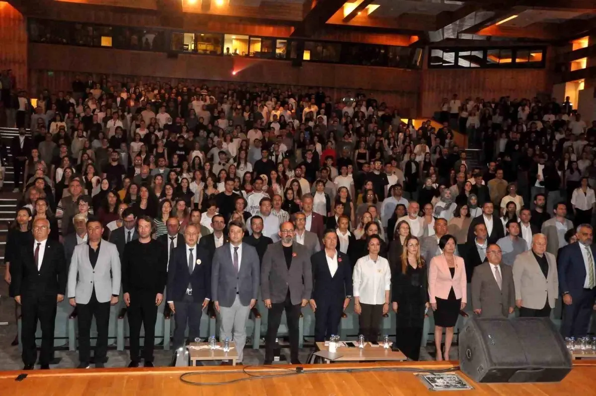 Muğla\'daki Gençlerin Gelecek Umutları Düşük: MUPA Raporu