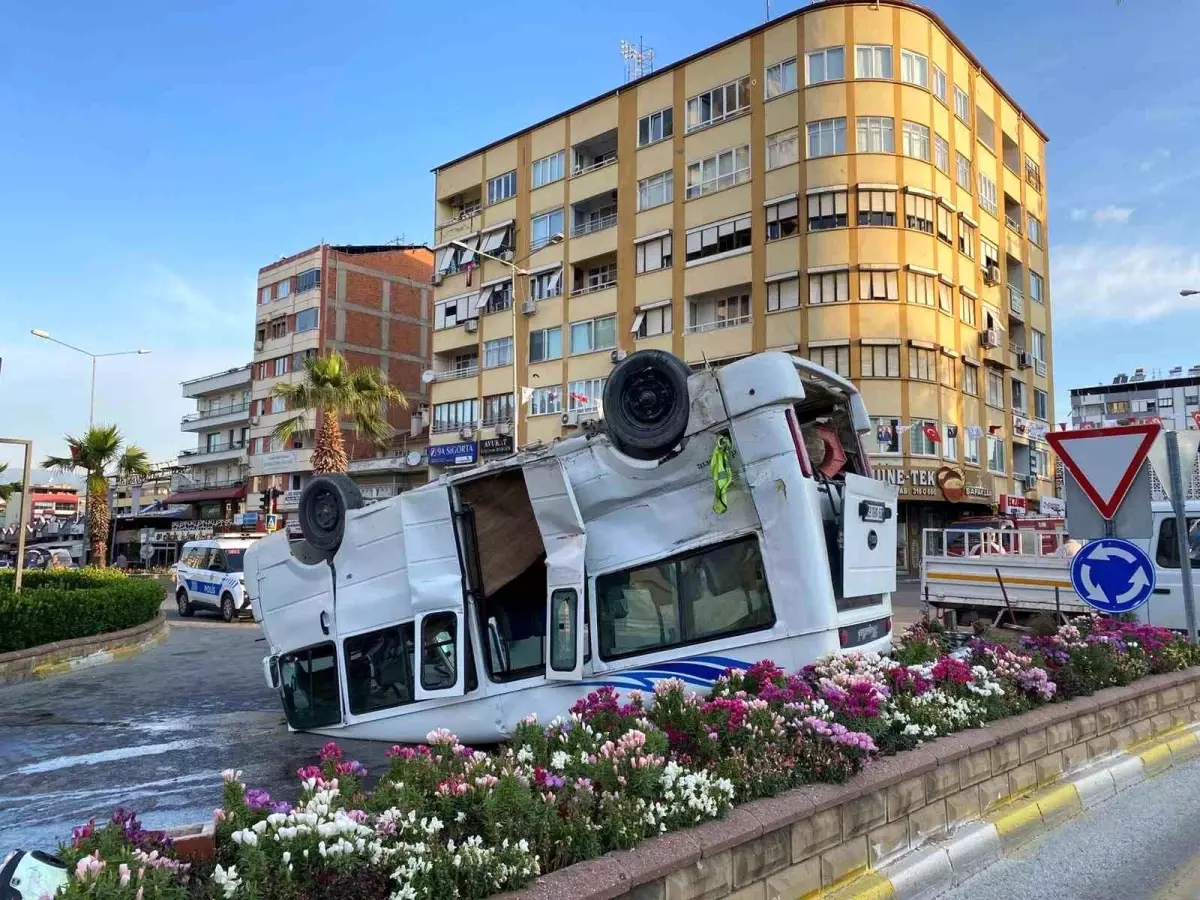 Nazilli\'de Trafik Kazası: 3 Yaralı