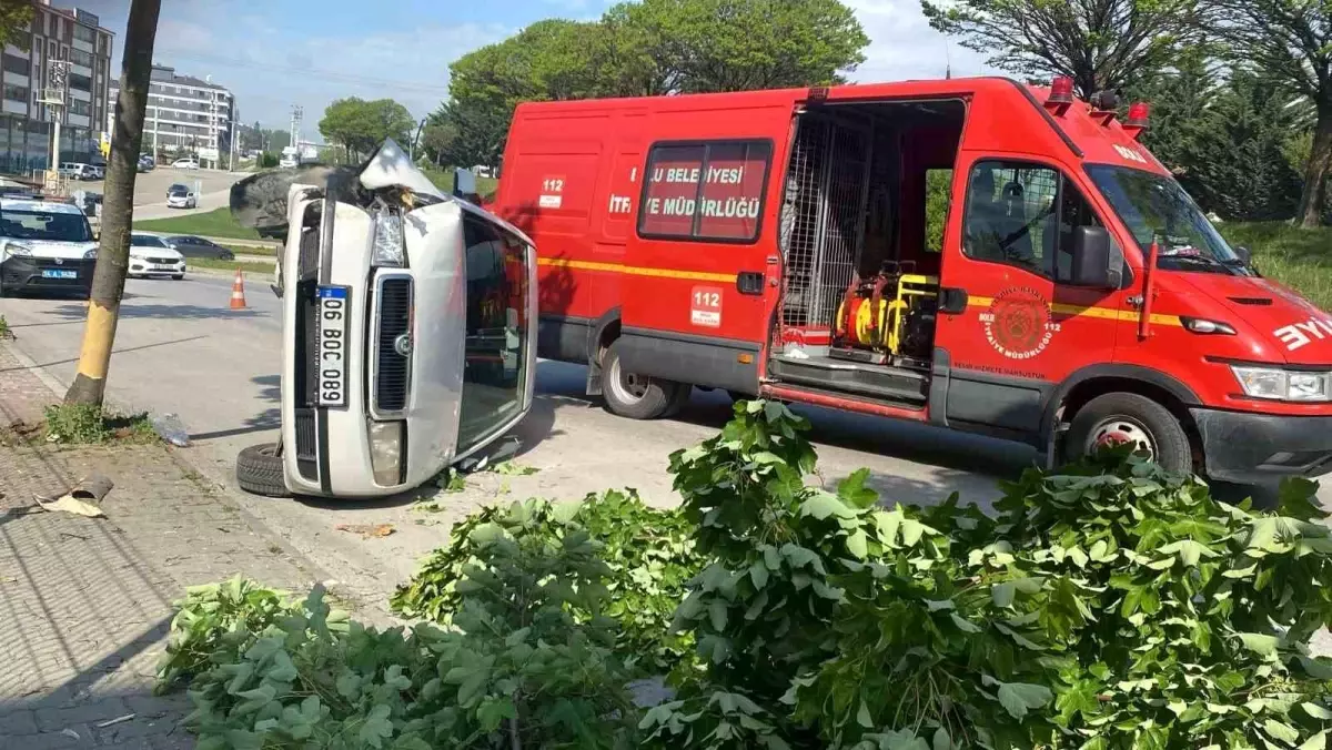 Bolu\'da Kaza: Otomobil Devrildi, Sürücü Yaralandı