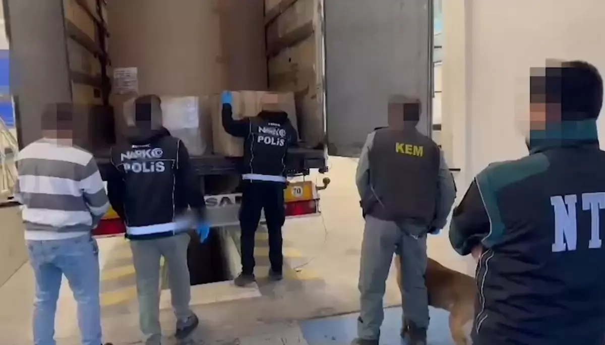 Edirne\'de 128 Kilo Skunk Ele Geçirildi