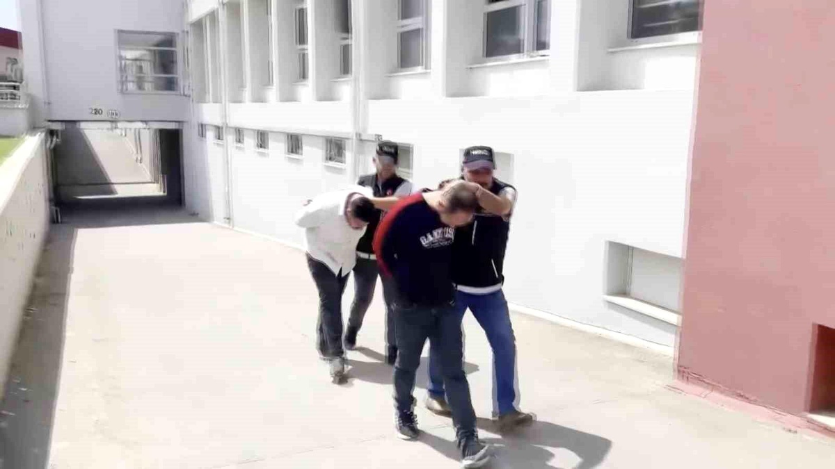 Adana\'da Uyuşturucu Operasyonları: 55 Tutuklama