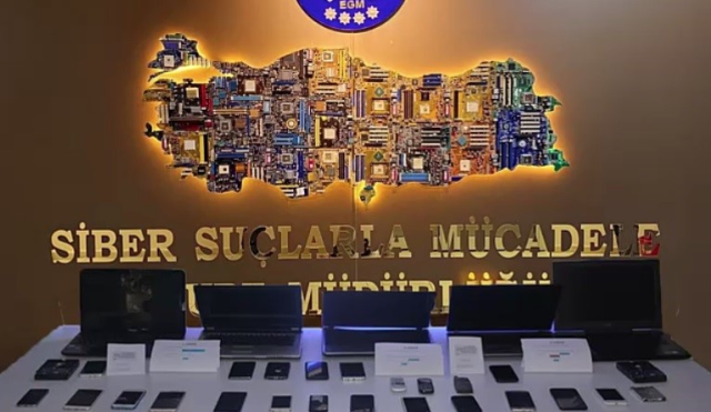 Evden çalışmak isteyenleri kandırdılar! Tam 100 milyon liralık vurgun Evden çalışmak isteyenleri kandırdılar! Tam 100 milyon liralık vurgun