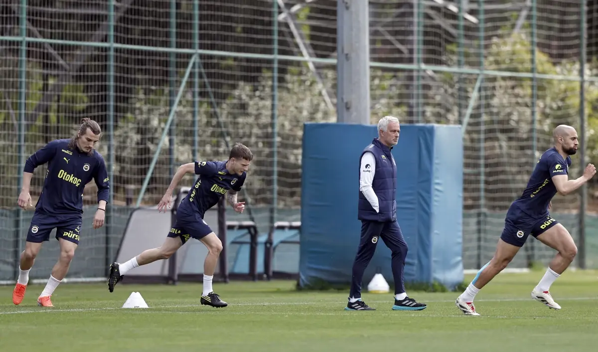 Fenerbahçe, Eyüpspor Maçı İçin Hazırlanıyor