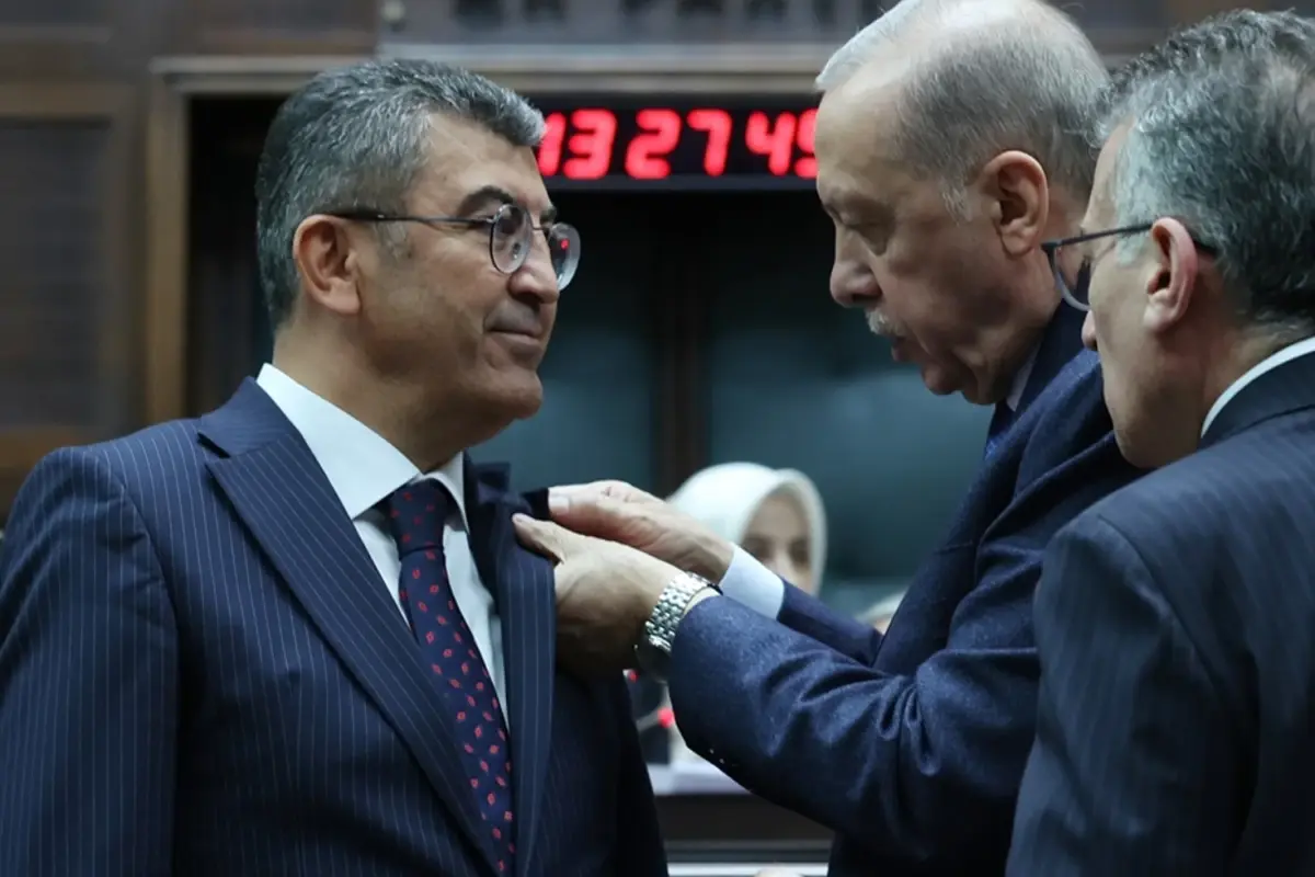 Gelecek Partisi\'nden istifa eden Konya Milletvekili Hasan Ekici, AK Parti\'ye katıldı