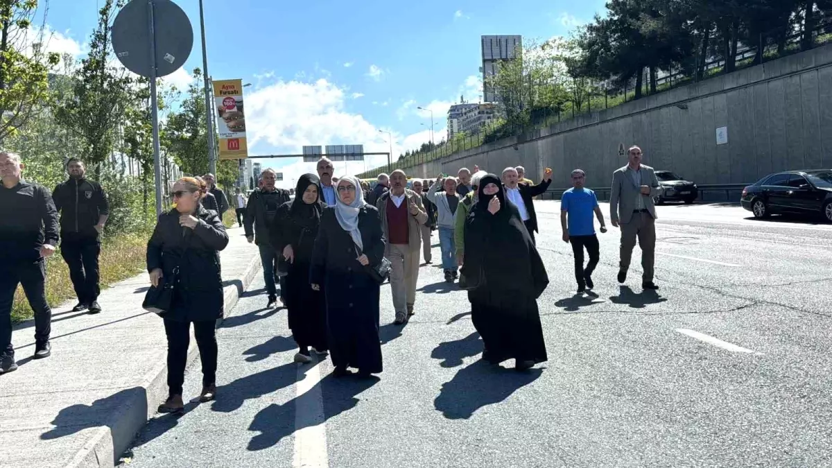 Taksiciler İBB\'yi Protesto Etti