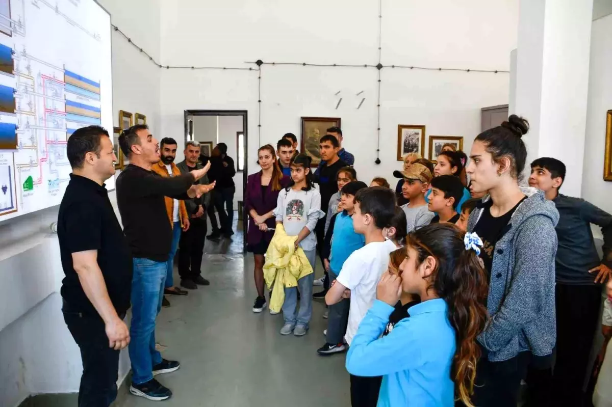 İşitme Engelli Öğrencilerden Su Tasarrufu Eğitimi