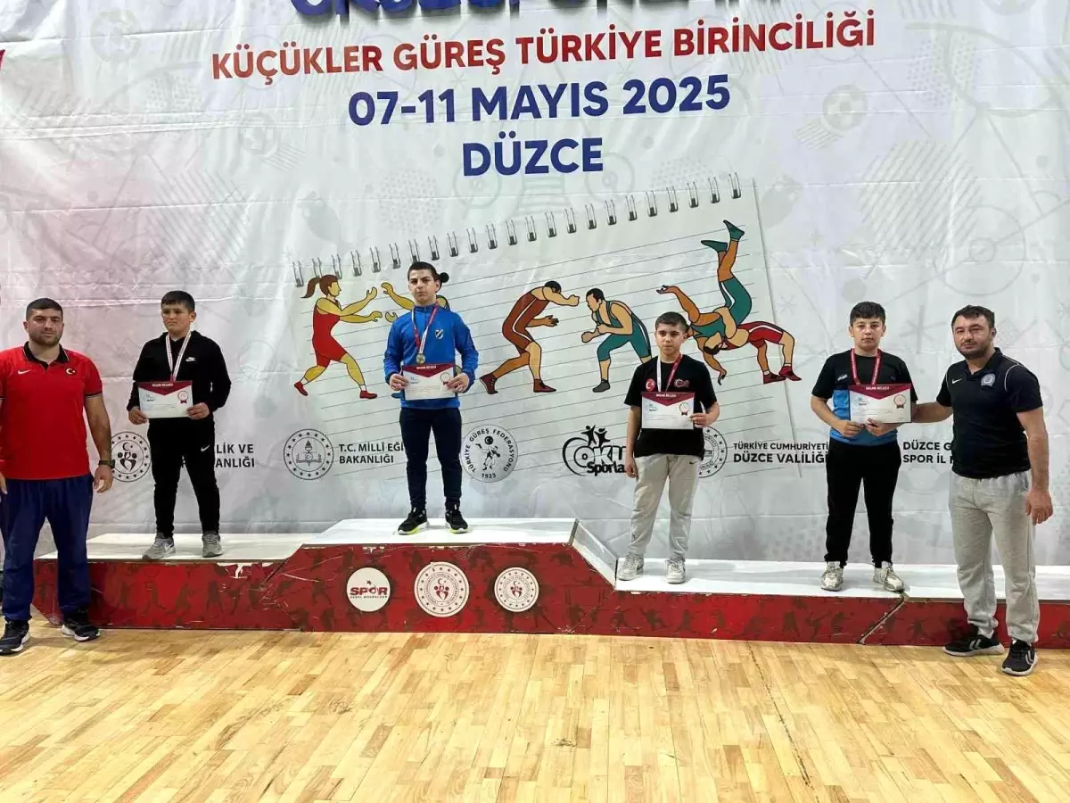 Kartepe\'nin Gururu: Erdem Topçu Türkiye Şampiyonu