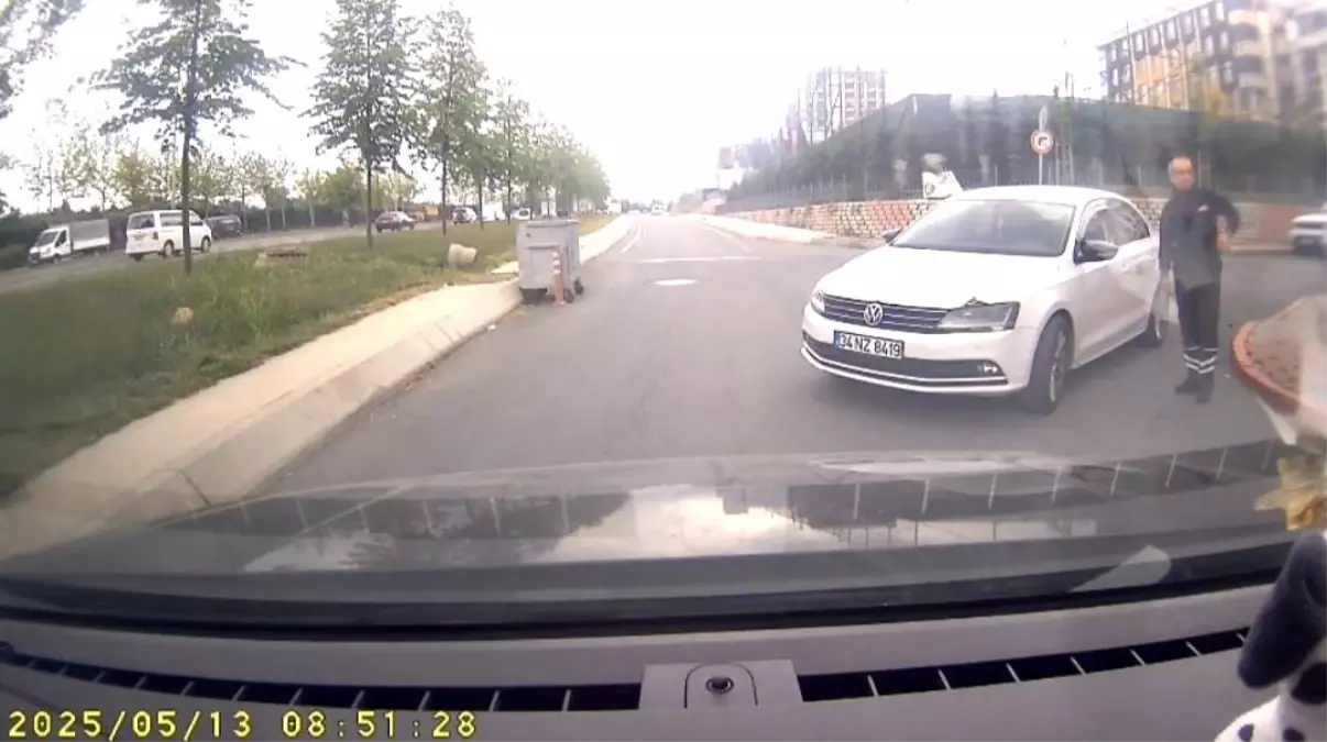 Sultangazi\'de Ters Yöne Giren Sürücüyle Gergin Anlar