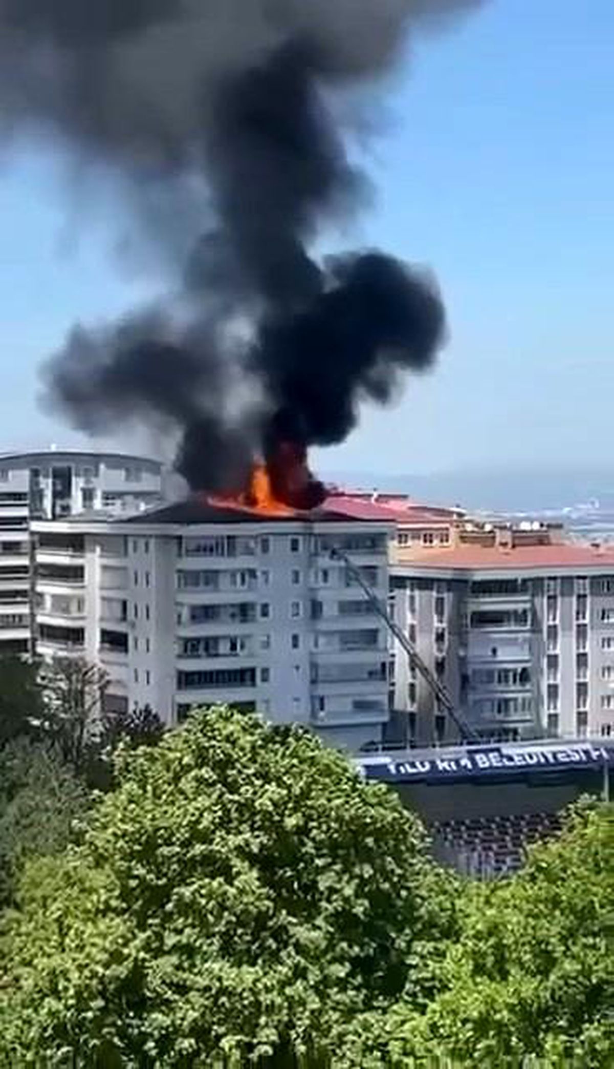 Bursa\'da Çatı Yangını Korkuttu