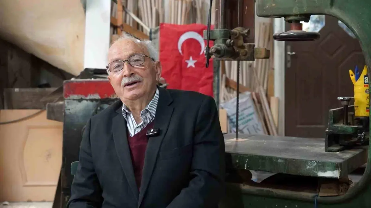 64 Yıldır Marangozluk Yapıyor: Abdullah Çolak\'ın Hikayesi