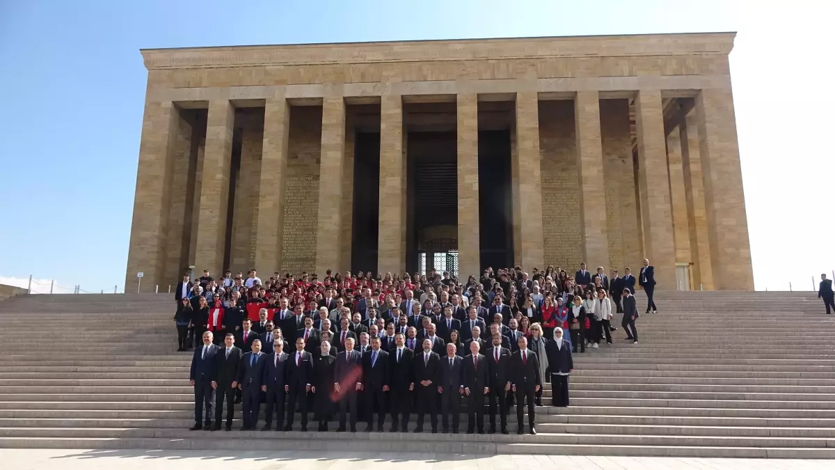 Bakan Bak, Anıtkabir\'i Ziyaret Etti