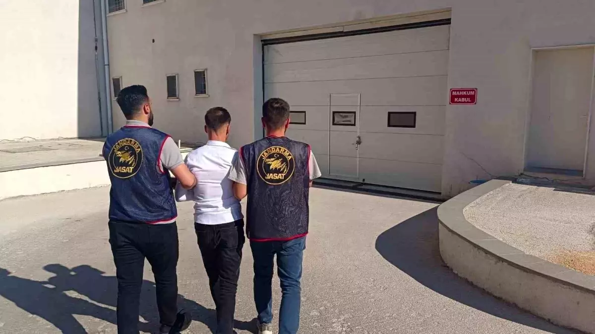 Eskişehir\'de Dolandırıcı Tutuklandı