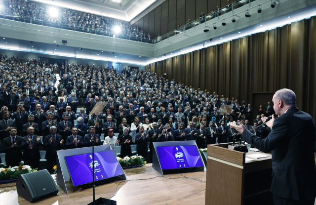 Cumhurbaşkanı Erdoğan'dan salonu ayağa kaldıran sözler: Şehirlerinize döndüğünüzde...
