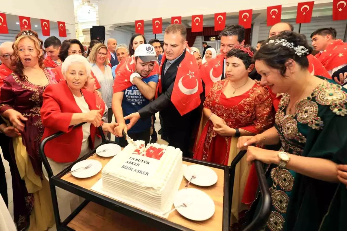 Muğla\'da Engelli Bireyler İçin Anlamlı Kına Gecesi