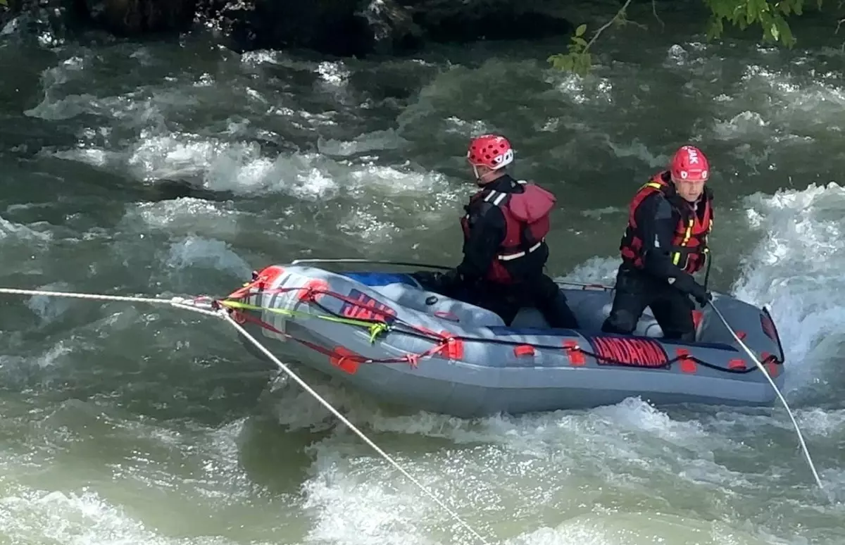 Hakkari\'de Kaybolan Genç İçin Arama Çalışmaları Devam Ediyor