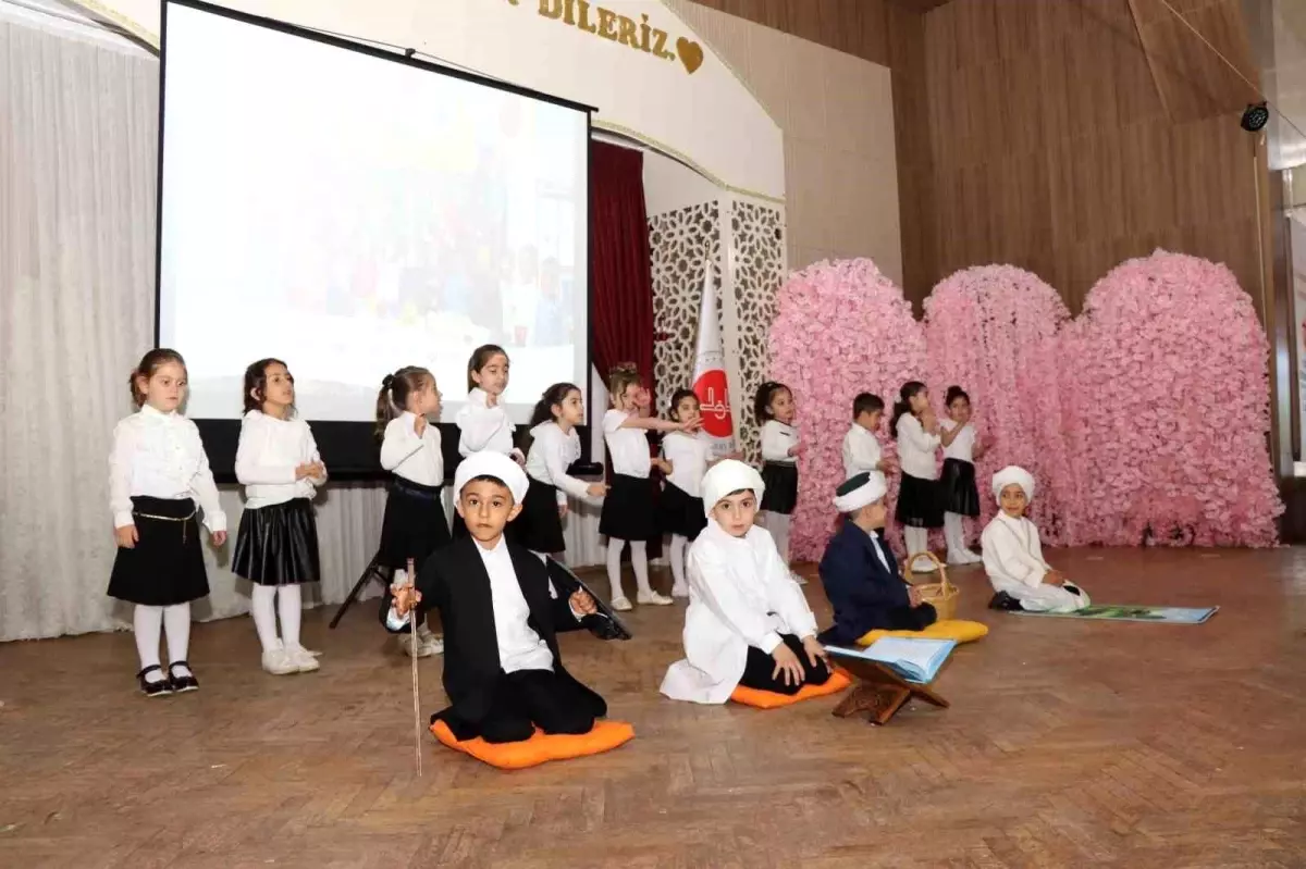 Oltu\'da 4-6 Yaş Kur\'an Kursu Yıl Sonu Etkinliği Duygusal Anlara Sahne Oldu