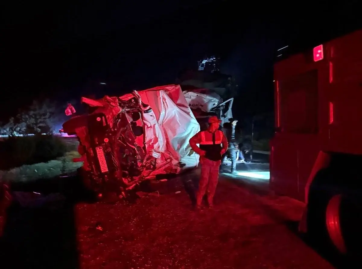 Ordu\'da Kamyon Çarpışması: 1 Ölü, 1 Yaralı
