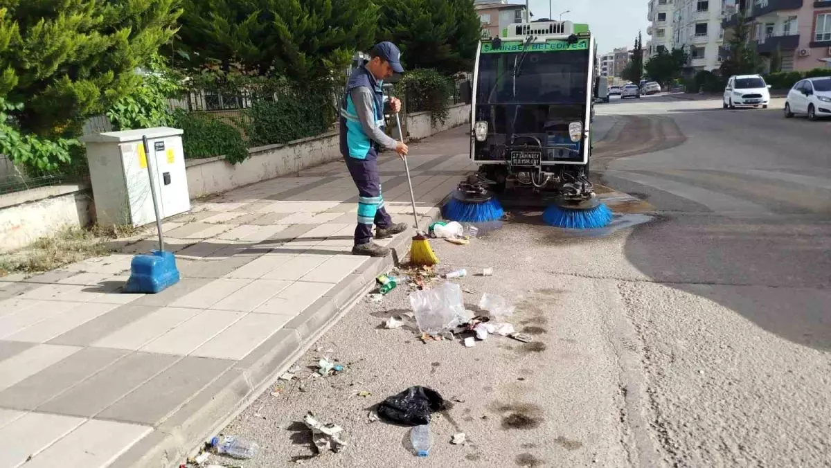 Şahinbey Belediyesi 24 Saat Temizlik Çalışmalarına Devam Ediyor