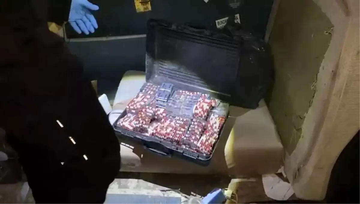 Samsun\'da Uyuşturucu Operasyonu: 15 Bin Ecza Ele Geçirildi