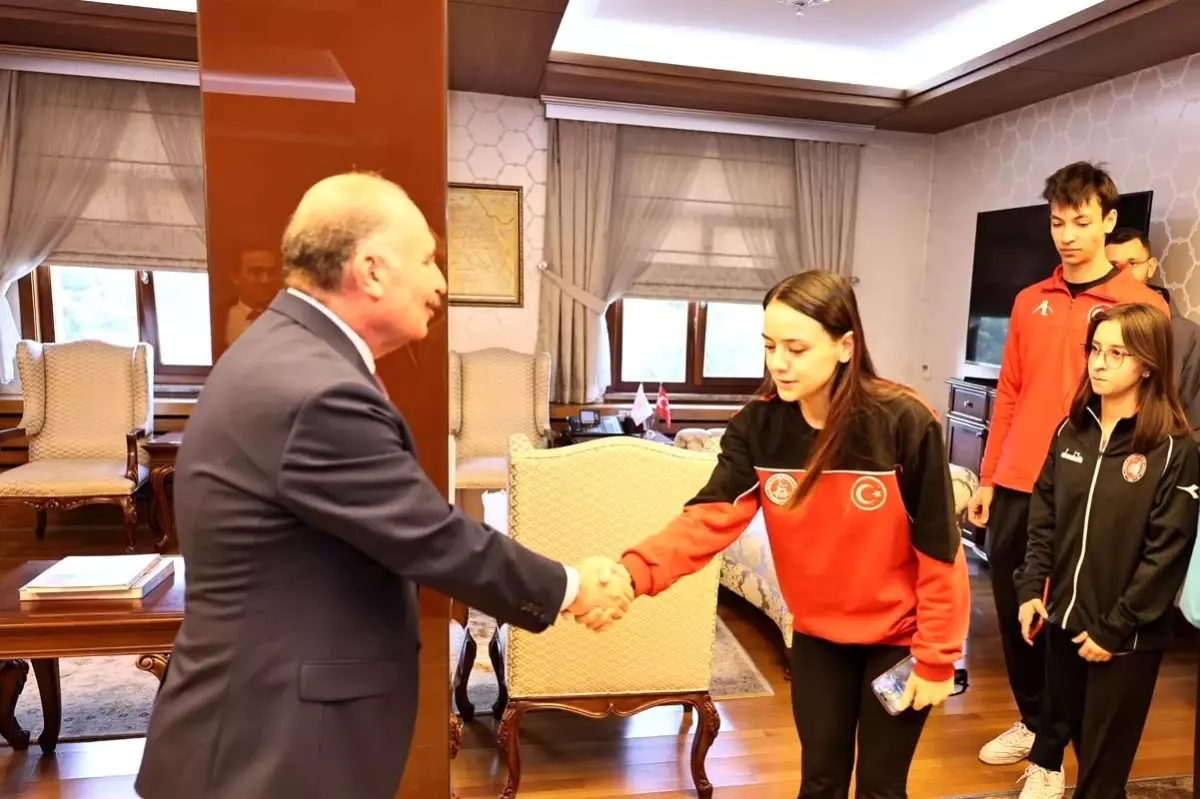 Vali Çalgan\'dan Başarılı Sporculara Tebrik