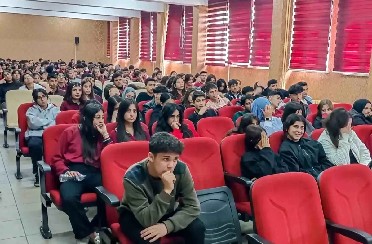 Van\'da Öğrencilere Sokak Hayvanları Semineri