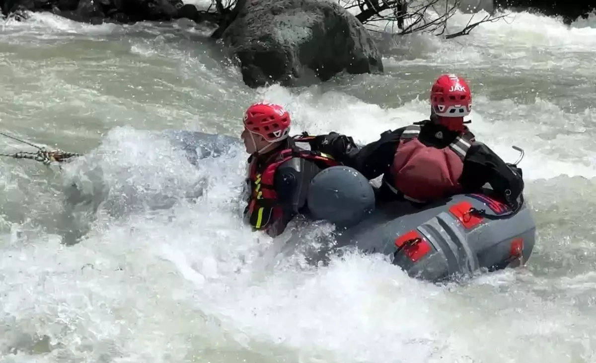 Hakkari\'de 16 Yaşındaki İbrahim Neçir Kom\'un Arama Çalışmaları Devam Ediyor