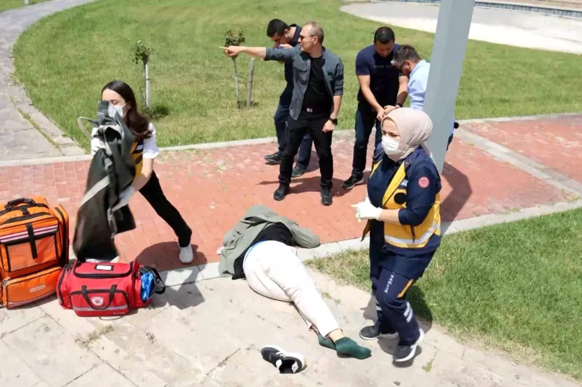 Aksaray\'da Parkta Kadın Vuruldu