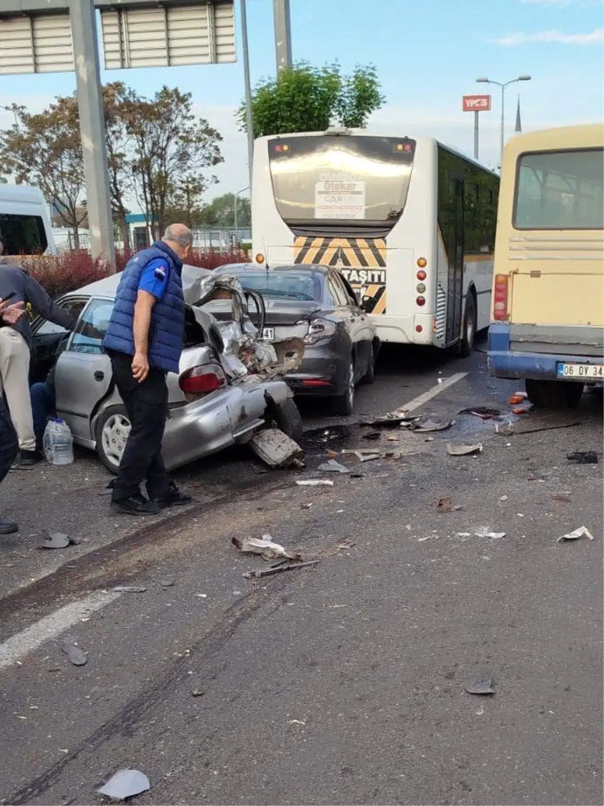 Ankara\'da Servis Kazası: 14 Yaralı