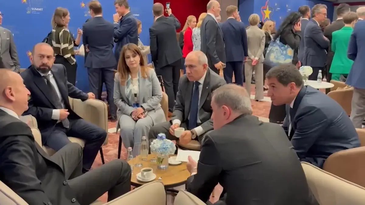 Aliyev ve Paşinyan Tiran\'da Görüştü