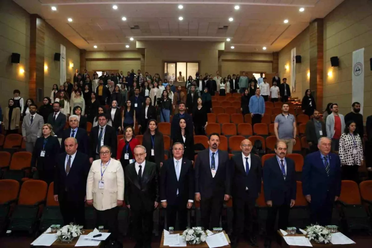 Hacılar Belediye Başkanı Özdoğan, Hukuk Sempozyumu\'na Katıldı