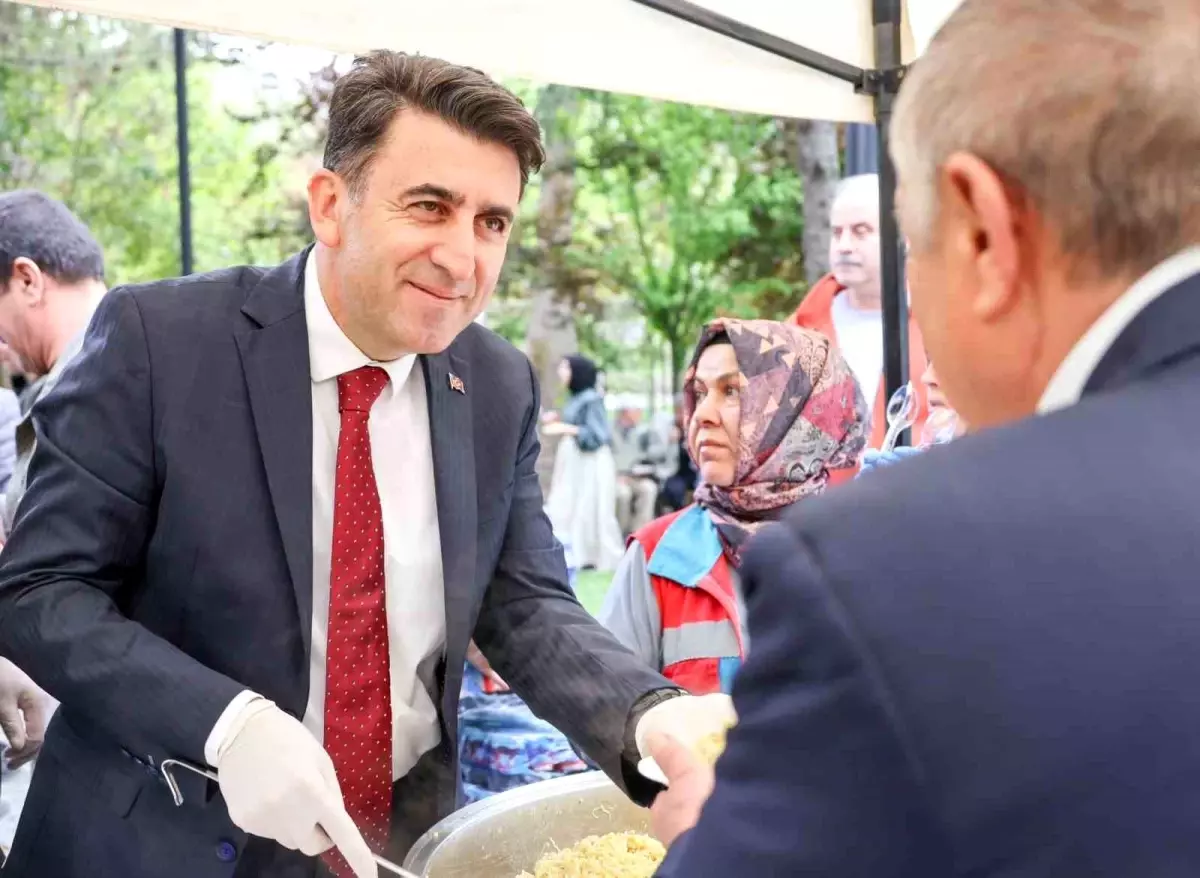 Bilecik\'te Şifalı Pilav Geleneksel İkramı