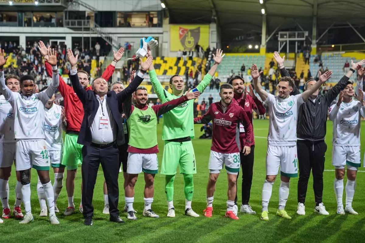 Boluspor 33 yıl sonra Süper Lig\'e çıkmanın 2 maç uzağında