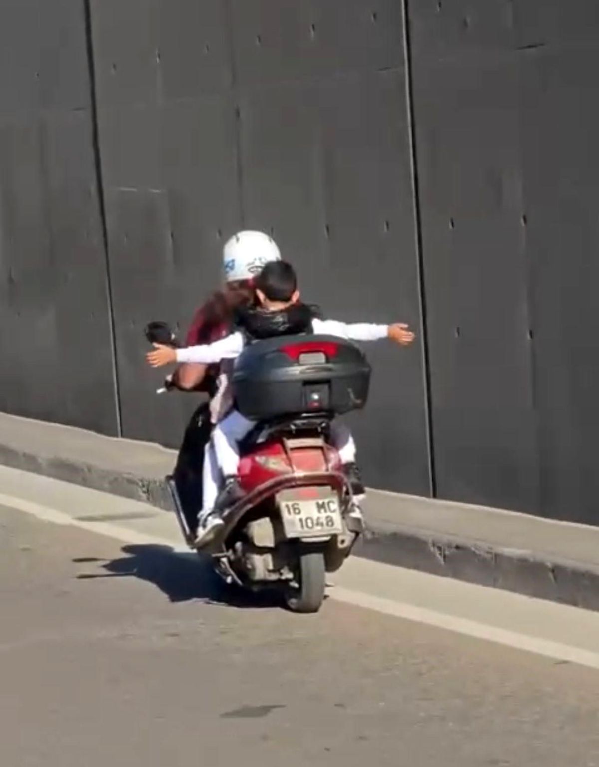 Bursa\'da Tehlikeli Motosiklet Yolculuğu